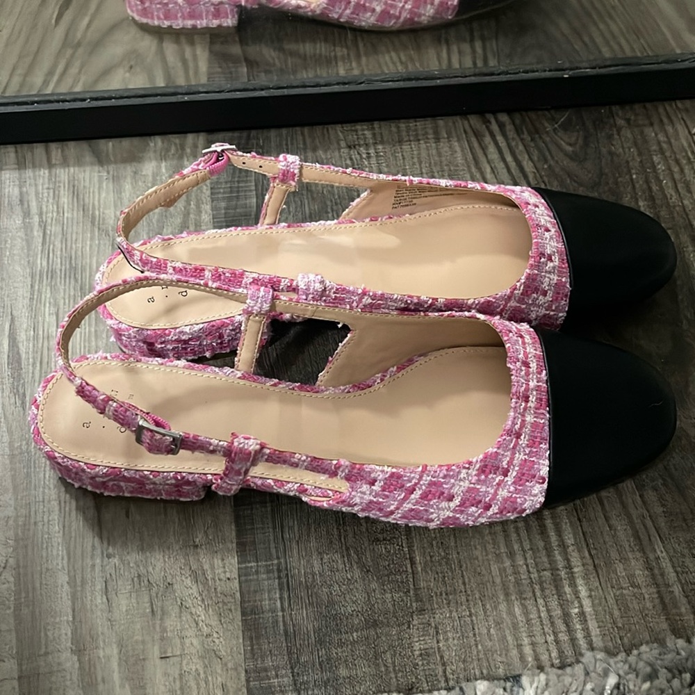 A new day Maxine flats, pink and black